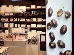 -Laderach 莱德拉(上海环贸iapm店)