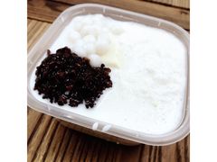 白雪黑糯米豆花儿-甜心闲生传统手工冰粉(奎星楼店)