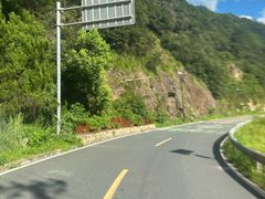 -安吉龙王山峡谷漂流