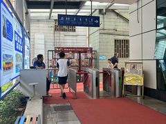 -奥冠体育华师附中恒温游泳馆