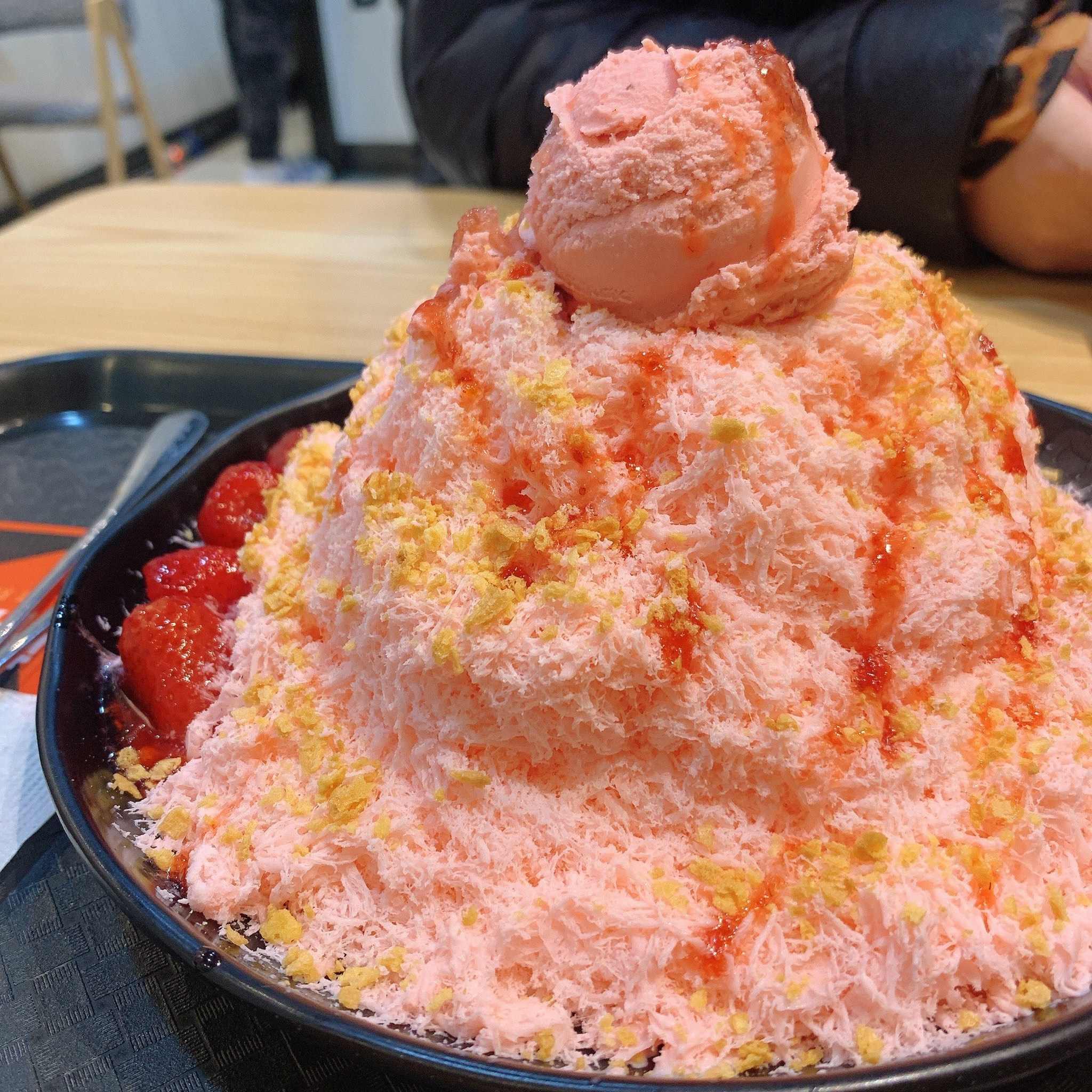 和以前在韩国吃的绵绵冰一样 很绵软.入