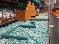 -极限PLAY运动娱乐新世界·团建派对表演休闲馆·室内高空游乐园