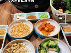 -明洞阿姨·韩式酱蟹烤肉·创意料理(三元桥店)