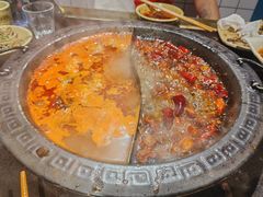 -宽板凳老灶火锅(台湾街店)