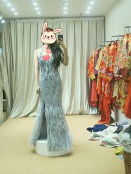 闪亮bing-觅白婚纱礼服馆