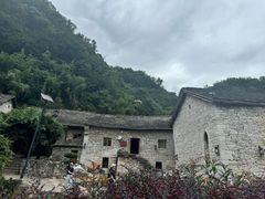 -高荡千年布依古寨旅游景区