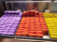 玫瑰蛋黄酥-花满楼鲜花饼·甄选工坊(昆明老街店)
