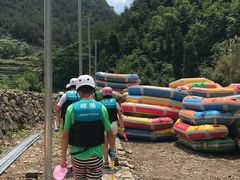 -天台雷峰十里峡谷漂流