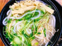 -丽虹云南过桥米线(兴工街店)
