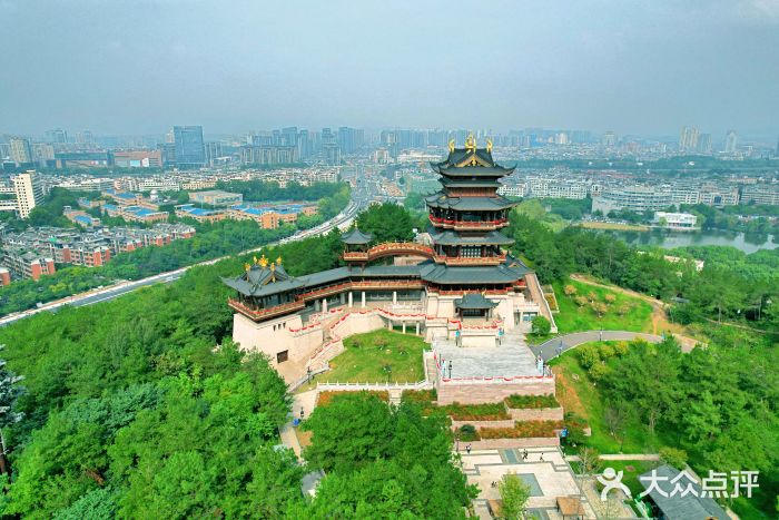鸡鸣山公园图片