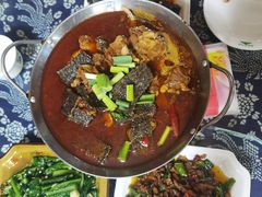 -临江餐馆二楼美食部落