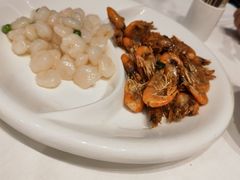 油爆虾拼河虾仁-上海会馆(香港名都店)