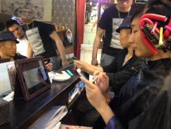 闺蜜在烫头发-DRG达人馆造型