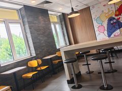 -麦当劳(杨林得来速店)