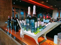 -YUE·6·西式融合餐厅(外滩六号店)