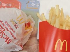 -麦当劳(上海虹桥站30B检票口楼上)