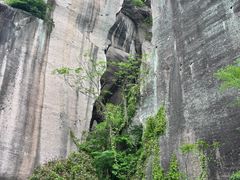 -伍山石窟
