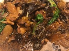 柴鸡炖野生黄蘑-小土豆北方菜馆(方庄店)