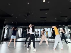 点击看大图 -OCEAN DANCE高空舞蹈室