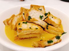 -鱼鲜饭香·招牌汽锅剁椒鱼头王