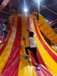 -兔子坡亲子儿童乐园(东方商厦店)