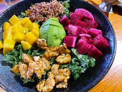 介子酱大地羽衣甘蓝藜麦沙拉-普兰达德国餐厅·德式脆皮烤猪肘·自酿啤酒(观唐店)