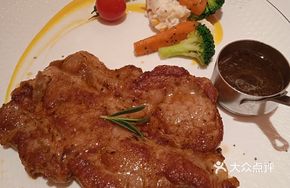 Grilled Fruitwood Ribeye Steak