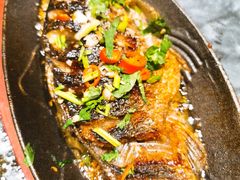 铁板鲫鱼-月见山烧鸽子海鲜小串