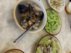-刘姐啤酒鱼民族演艺餐厅(西街总店)