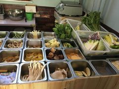 -愉肴麻辣香锅(中北镇店)
