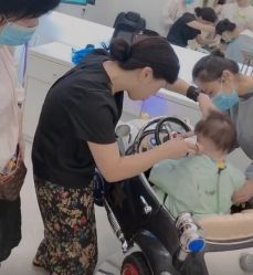 点击看大图 -Pony Baby宝尼婴幼儿游泳SPA馆