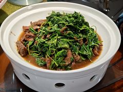 秧草河蚌-八张桌子(老店)