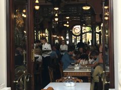 -Majestic Café