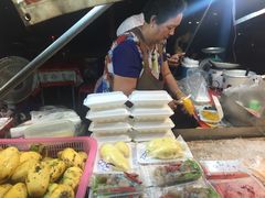 -芒果糯米饭摊子