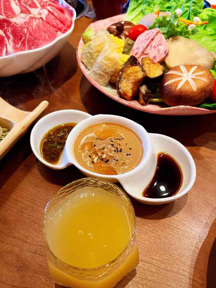 美炉火锅61萤(丽泽天街店)-"给环境 1 分:昨晚上过去的,北京现在晚.