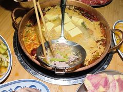 -洱火云南酸菜牛肉火锅(石景山当代商城店)