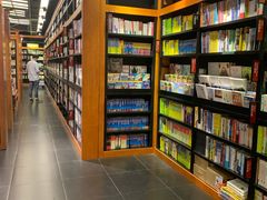 -西西弗书店&矢量咖啡(壹方购物中心店)