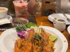 -Chom Cafe and Restaurant