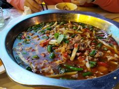 -兔行天下-鸿鹤鲜锅兔(中海国际店)