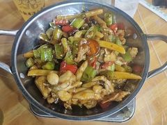 -老街烧烤大排档·地道湖北菜·龙虾馆(汉口火车站店)