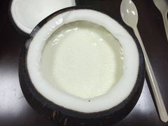 -志龙皇冠吃货椰子铺