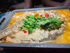 烤鱼蒜香味-串东家·好酒配好串(拱墅万达金街店)