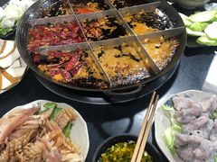 铜元屠场鲜毛肚-铜元老码头鳝鱼火锅