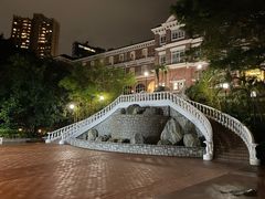 -香港大学