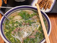 -云阿蛮云南生烫牛肉米线(奉贤路店)