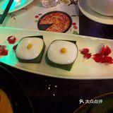 朋友小聚来到这里 环境： 露天阳台望江相对比较宜人