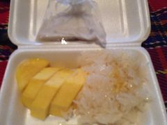 -芒果糯米饭摊子