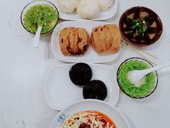 -李与白包子铺(桐梓林店)