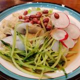 最后就点了一个肉卷,一个面