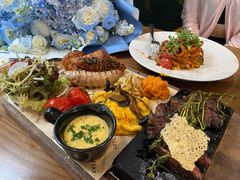 -Mark&Mars Restaurant